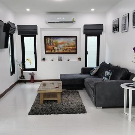 Private Pool Villa With Jacuzzi At Royal Park Village - Walk To The Beach - 6 People - Max 3 Males (Adults Only) Jomtien Beach Εξωτερικό φωτογραφία