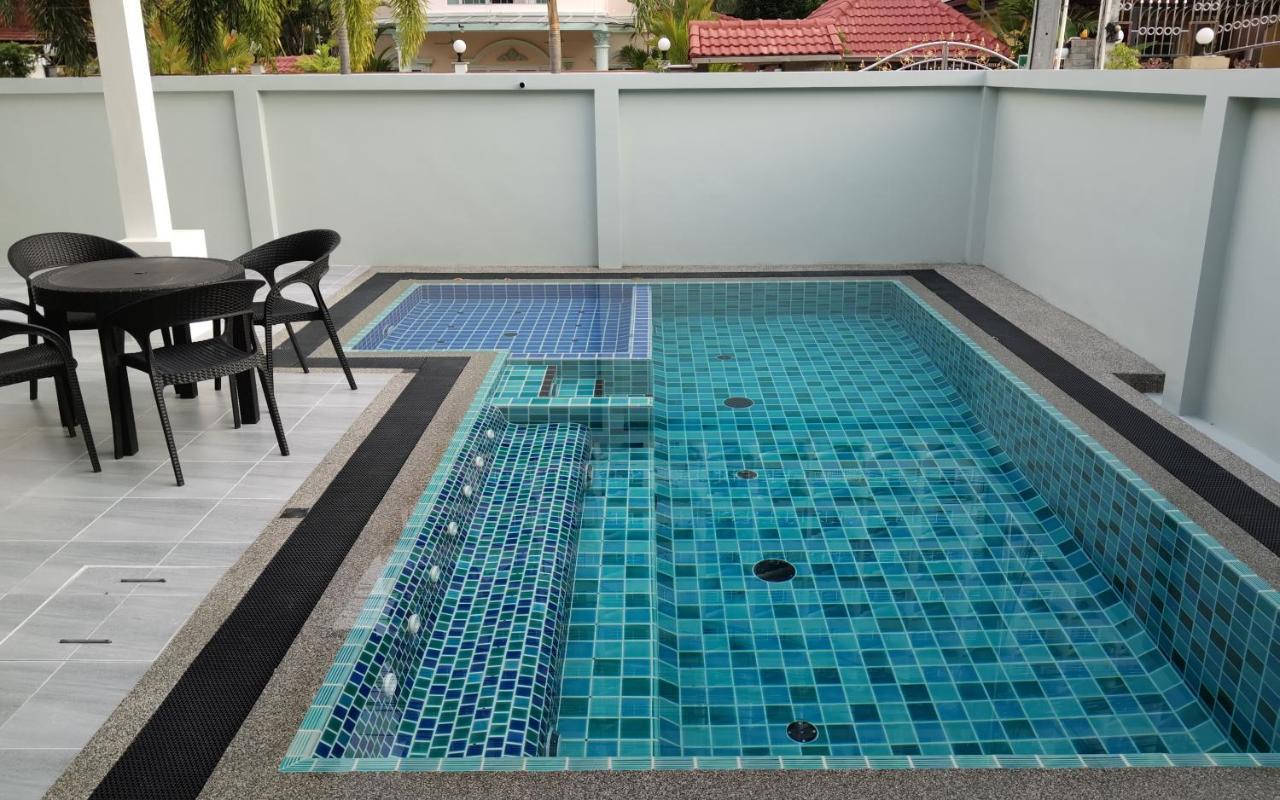 Private Pool Villa With Jacuzzi At Royal Park Village - Walk To The Beach - 6 People - Max 3 Males (Adults Only) Jomtien Beach Εξωτερικό φωτογραφία